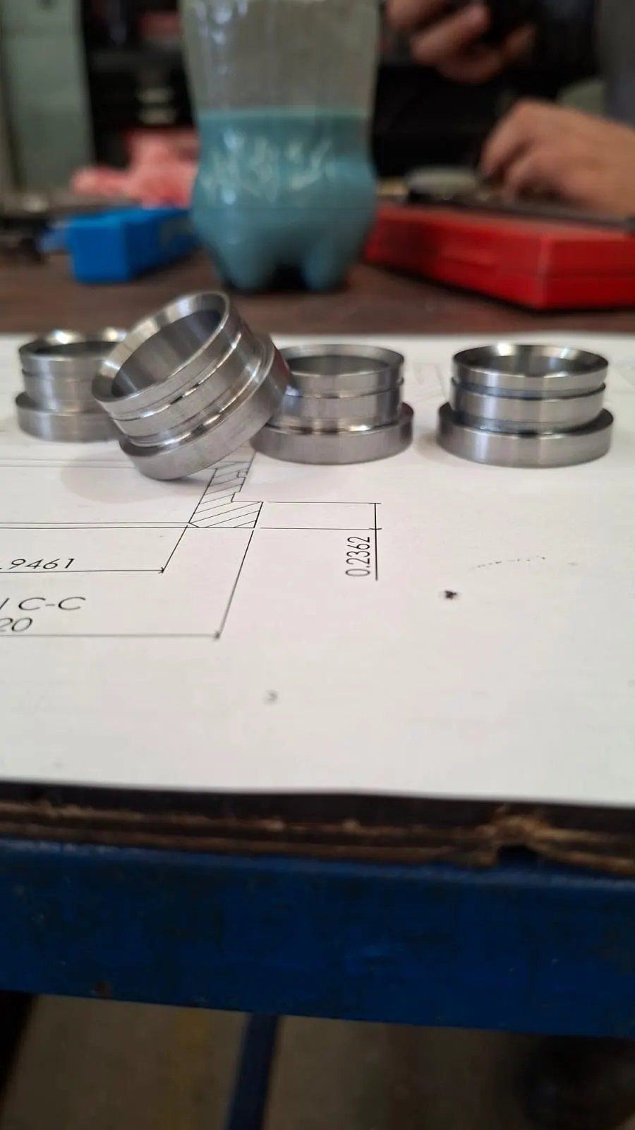Plano 2D del buje para pin de moldeo en acero A2 — tolerancia ±0.002 pulgada