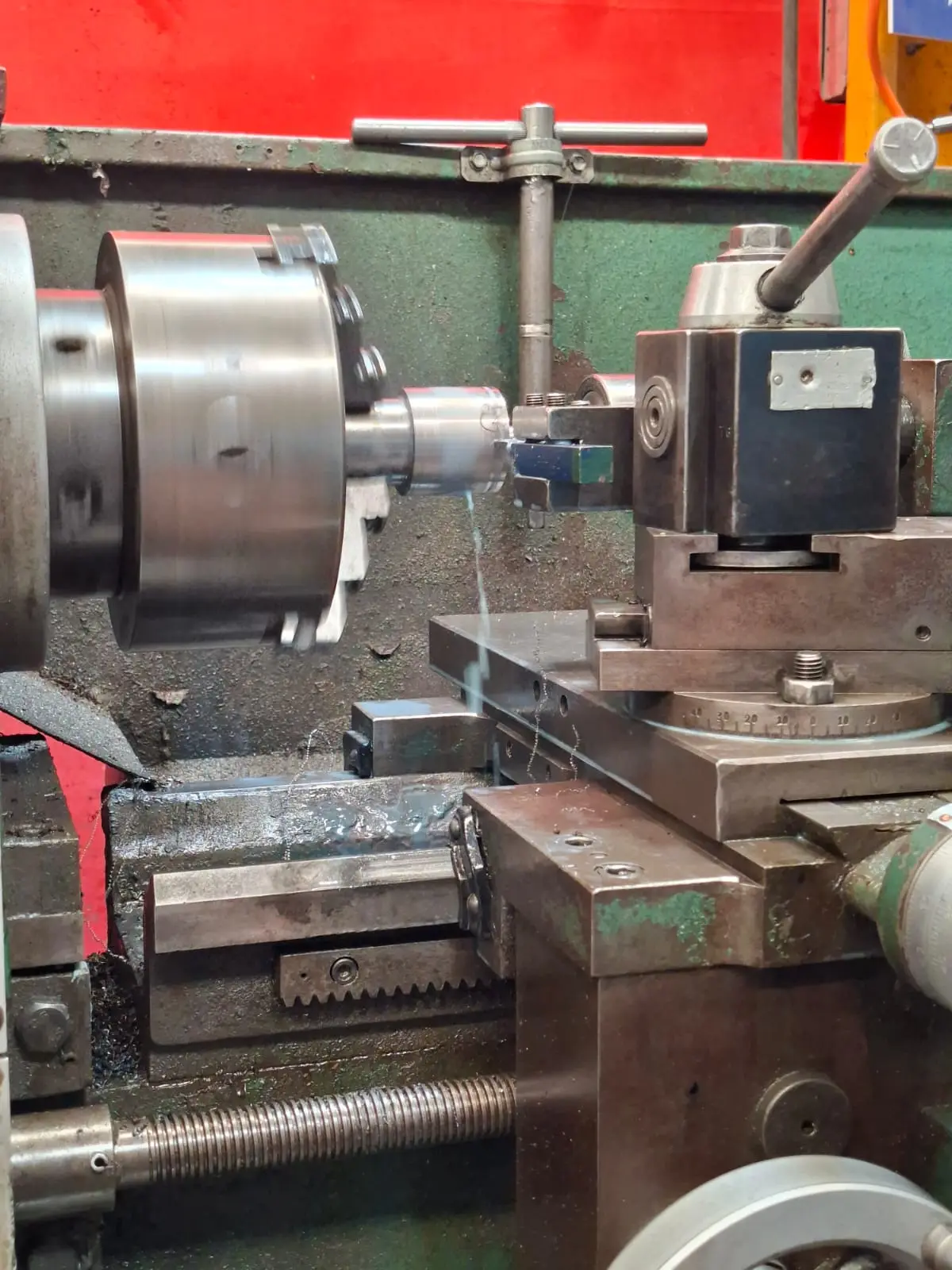 Torneado CNC del buje en acero A2 en Industrias Ángeles Baja California